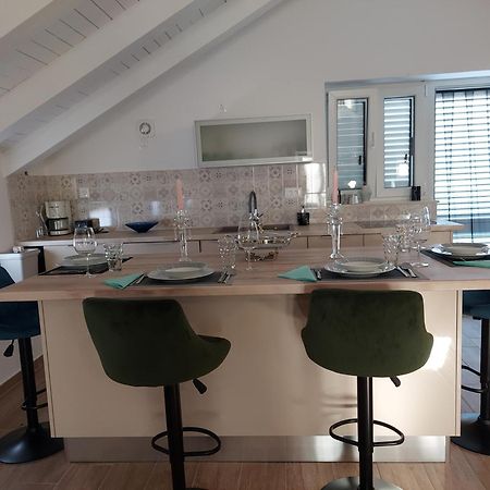 Villa Sommerzauber Apartman 1 Mali Lošinj Exteriör bild